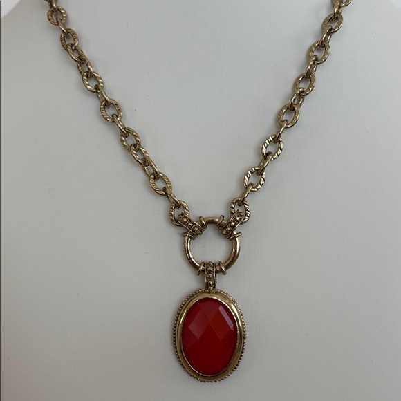 2028 Gold tone chain link necklace 16" - 19" medallion - Picture 2 of 13